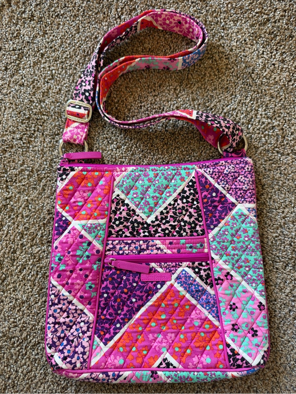 VERA BRADLEY Iconic Triple Zip Hipster in Modern Medley